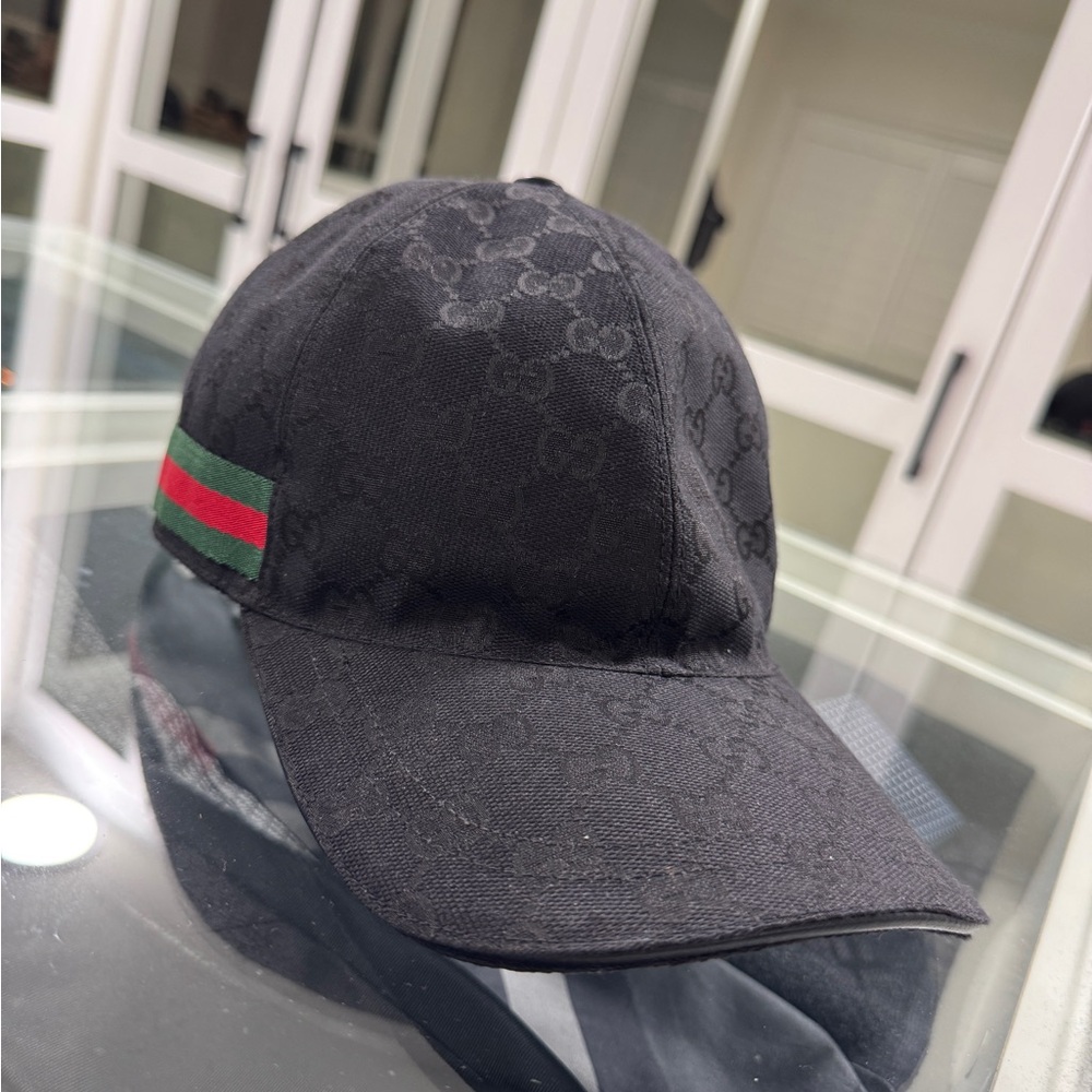 Gucci Black Cap with Red and Green Accent monogram